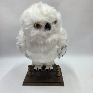 Hedwig Harry Potters Snowy Owl Moves Makes Noises on Stand